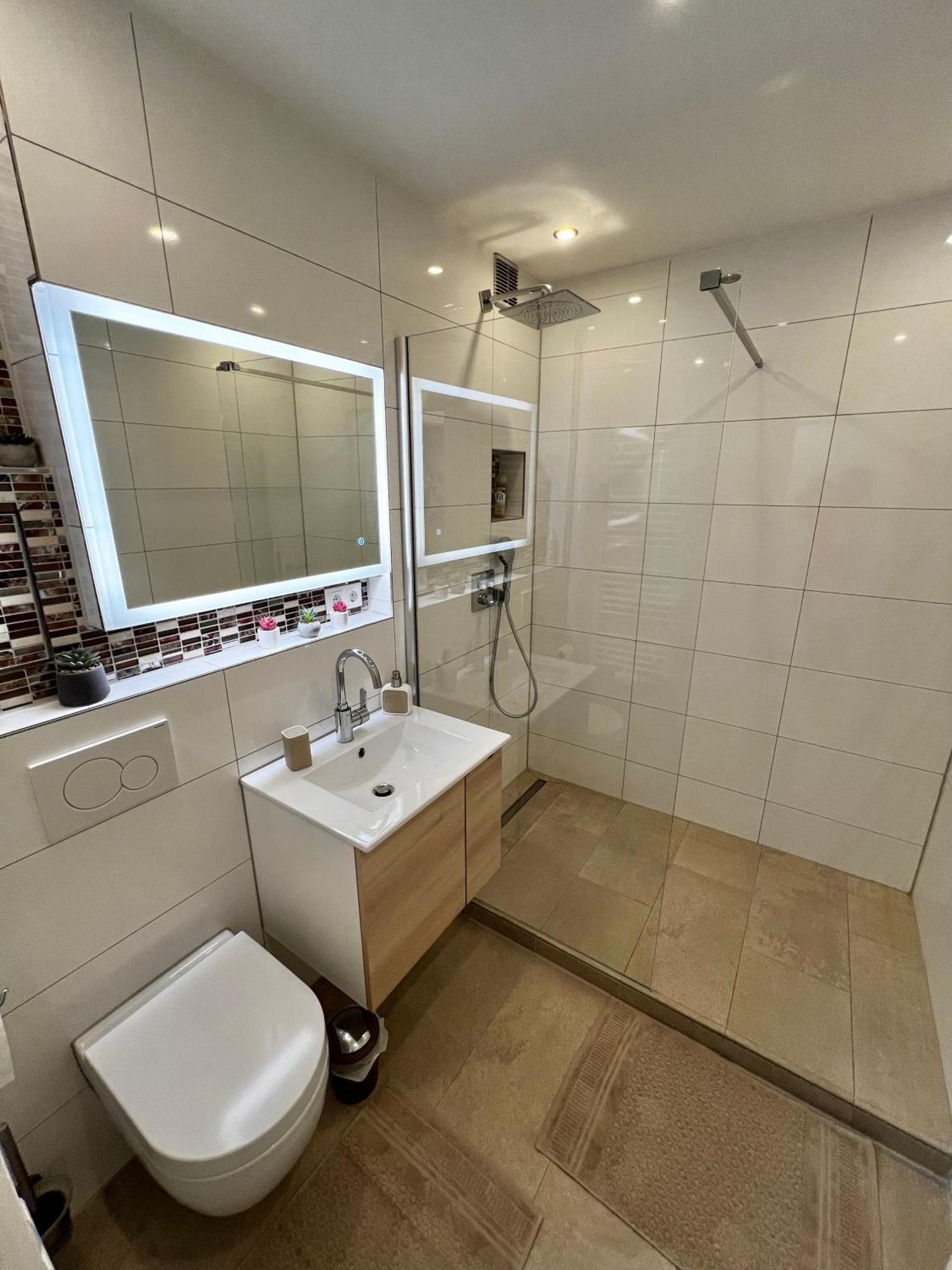 Lilis Apartment Mit Balkon Augsburg Dış mekan fotoğraf